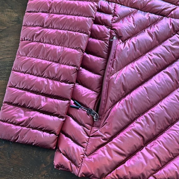 Lightweight Puffer Jacket - Picture 2 of 5